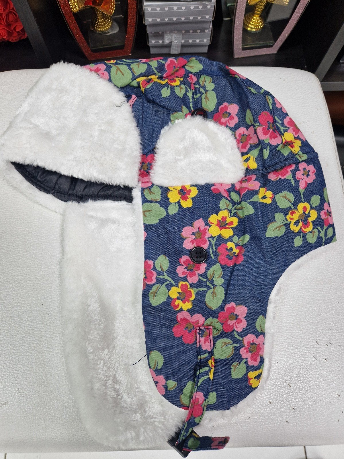 Nieuwe bloemenmuts met teddy voering, Ophalen of Verzenden, Nieuw, Muts