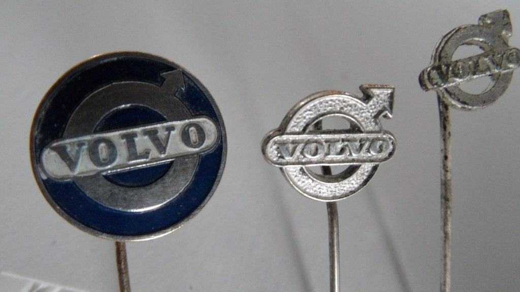 Volvo oldtimerauto speldjes 3 x, Verzenden, Gebruikt, Merk, Speldje of Pin