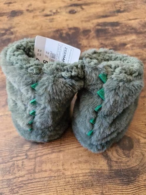 Groene Dino sloffen Maat 26-27 h3, Zeeman, Jongen of Meisje, Overige typen, Onbekend