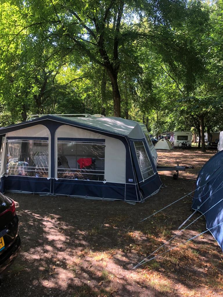 Knaus Sport 2004 met voortent, luifel en zijtent, Particulier, Luifel, Knaus, Tot en met 5