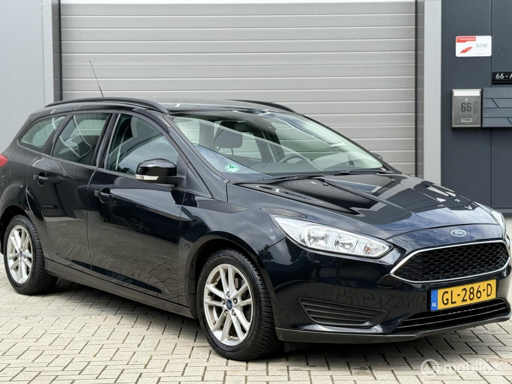Ford Focus Wagon 1.0 Trend Edition Garantie !, Auto's, 101 pk, Gebruikt, Euro 6, Zwart