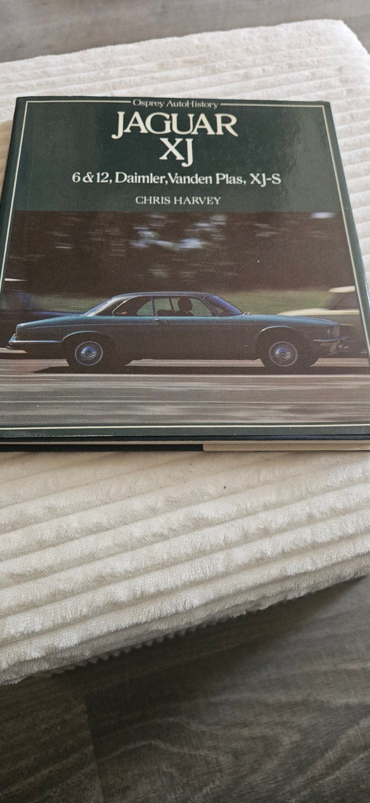 Jaguar XJ 6 & 12, Daimler, Vanden Plas, XJ-S - Chris Harvey, Ophalen of Verzenden, Zo goed als nieuw, Chris Harvey