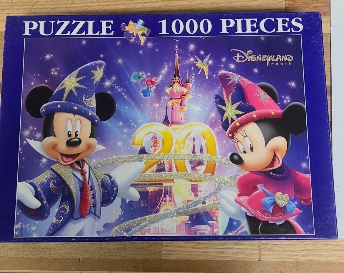 Disneyland Parijs 20 jaar jubileum puzzel 1000 stukjes, Ophalen of Verzenden, 500 t/m 1500 stukjes, Gebruikt, Legpuzzel