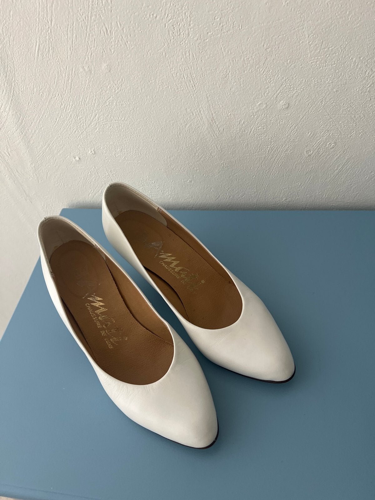 Witte trouwschoenen, maat 38,5, Kleding | Dames, Ophalen of Verzenden, Gedragen, Wit, Schoenen met lage hakken