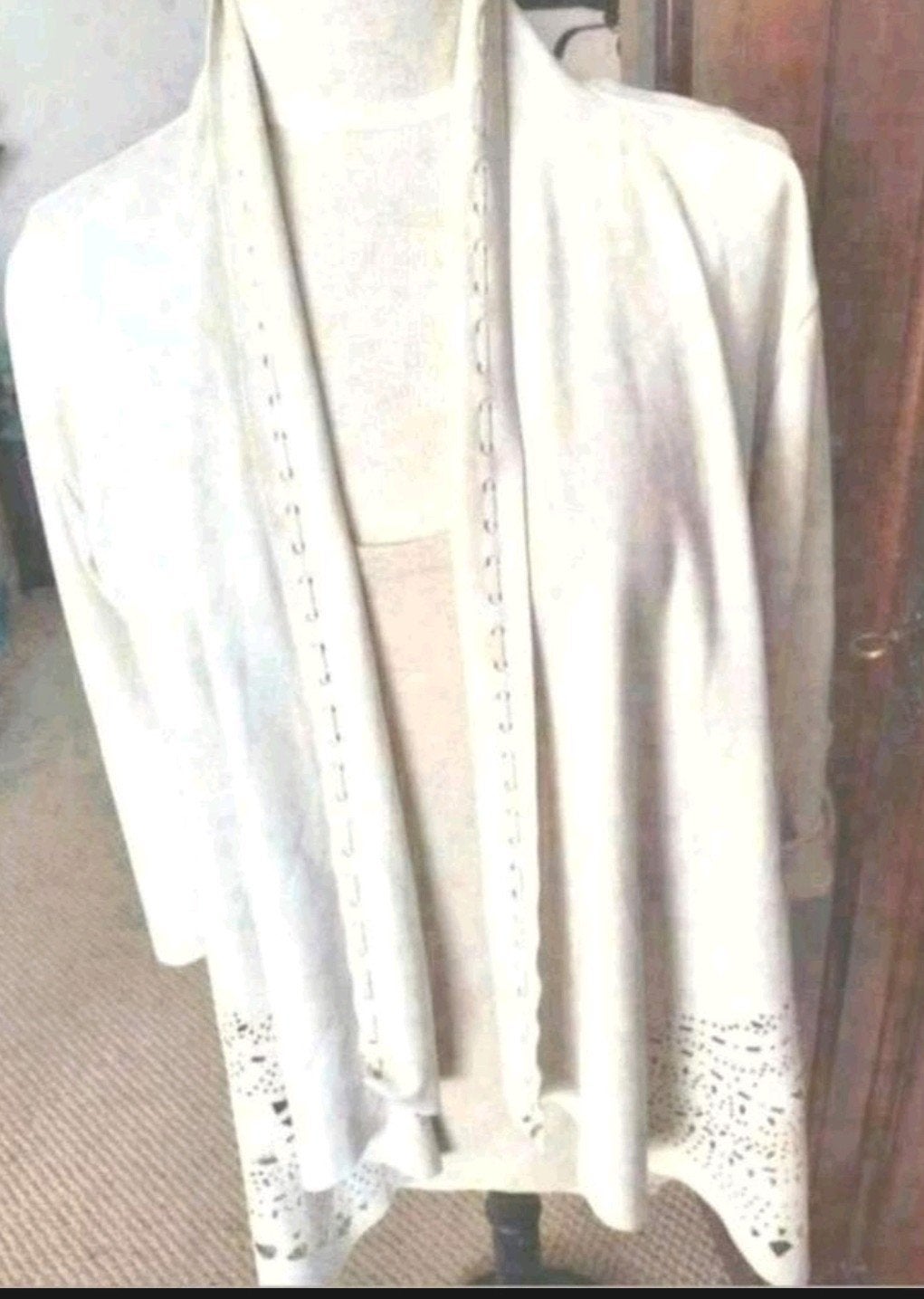 Nieuw ecru suédine ajour vest jasje van Ambika L 42, Verzenden, Beige, Maat 42/44 (L), Nieuw