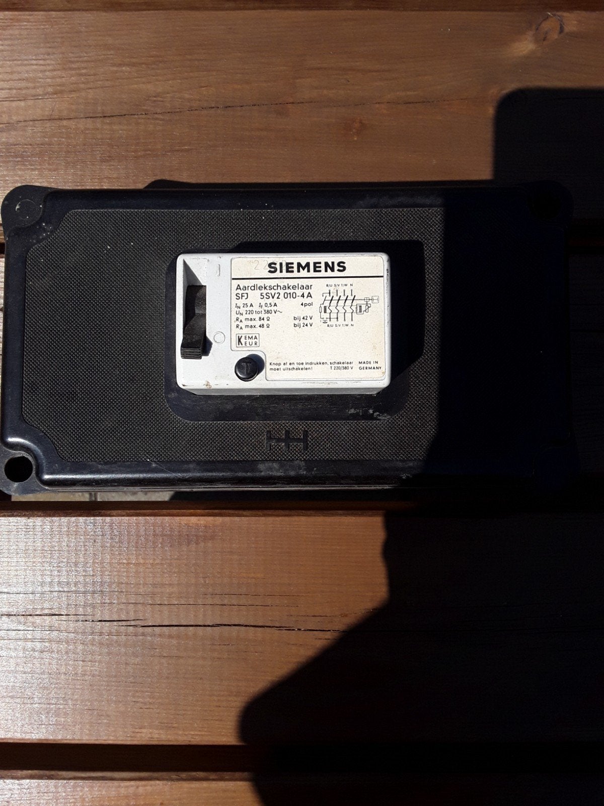 Aardlekschakelaar 4 polig In. 25 amp Of. 0,5 Amp., Auto-onderdelen, Ophalen