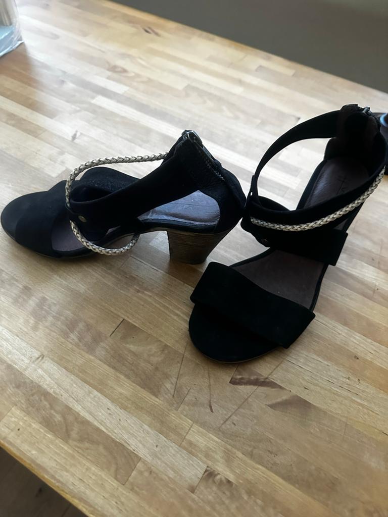 Viavai nieuw zwart open schoentje maat 36, Kleding | Dames, Schoenen, Ophalen of Verzenden, Nieuw, Zwart, Sandalen of Muiltjes