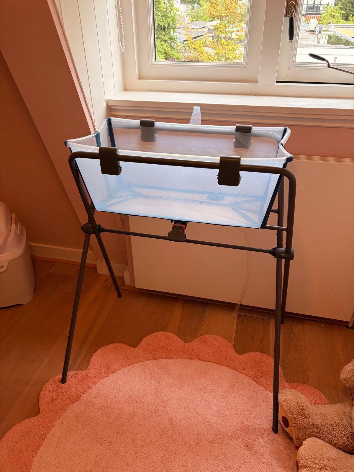Stokke Flexi Bath compleet: badje & standaard, Kinderen en Baby's, Badjes en Verzorging, Gebruikt, Badje, Standaard, Ophalen
