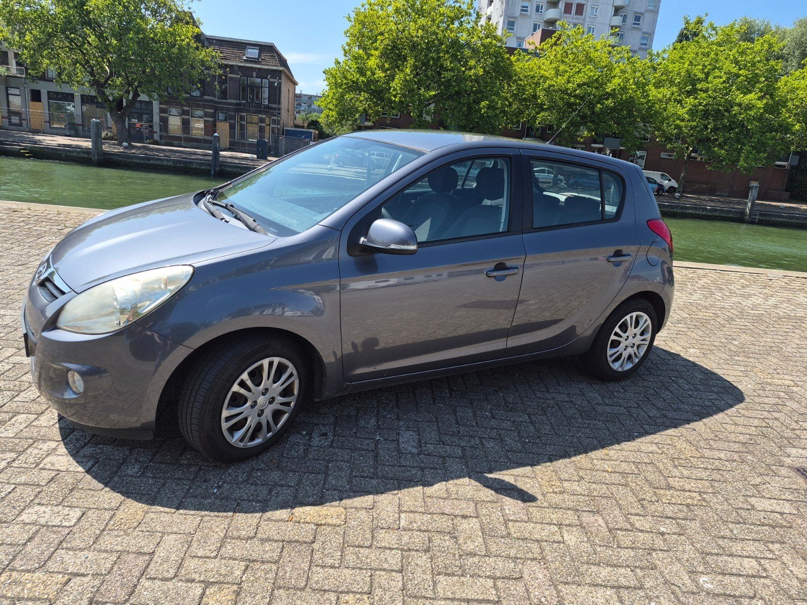 Hyundai i20 1.2 5-DRS 2011 Grijs nw apk, Auto's, 450 kg, 31 €/maand, 4 cilinders, Origineel Nederlands