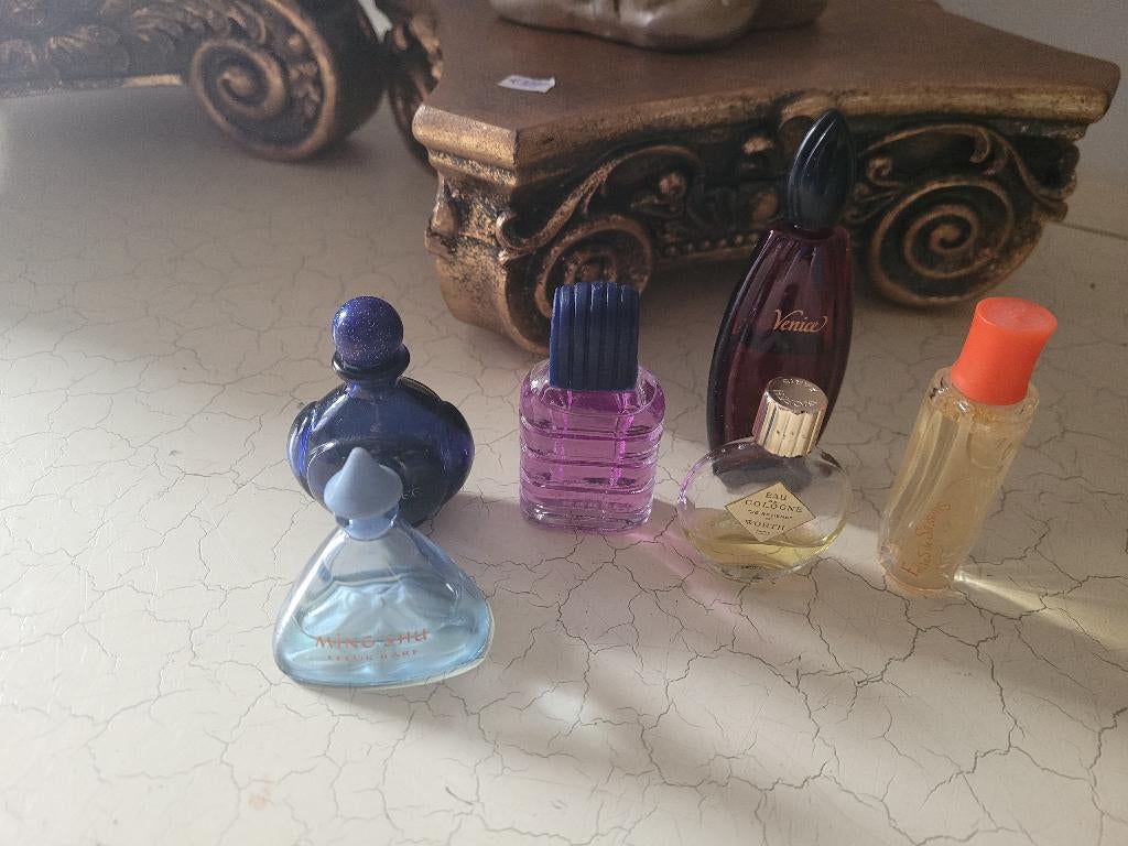 6 miniatuur flesjes parfum
