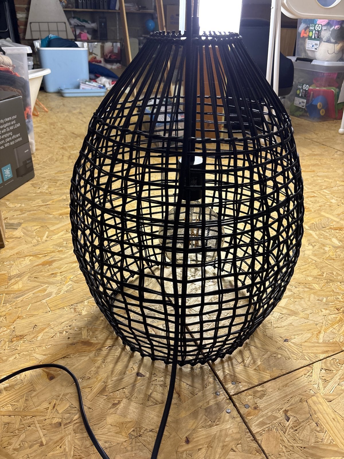 Zwarte rotan hanglamp, modern en sfeervol, Ophalen, Gebruikt, Natuurlijk materiaal, E27 (groot)