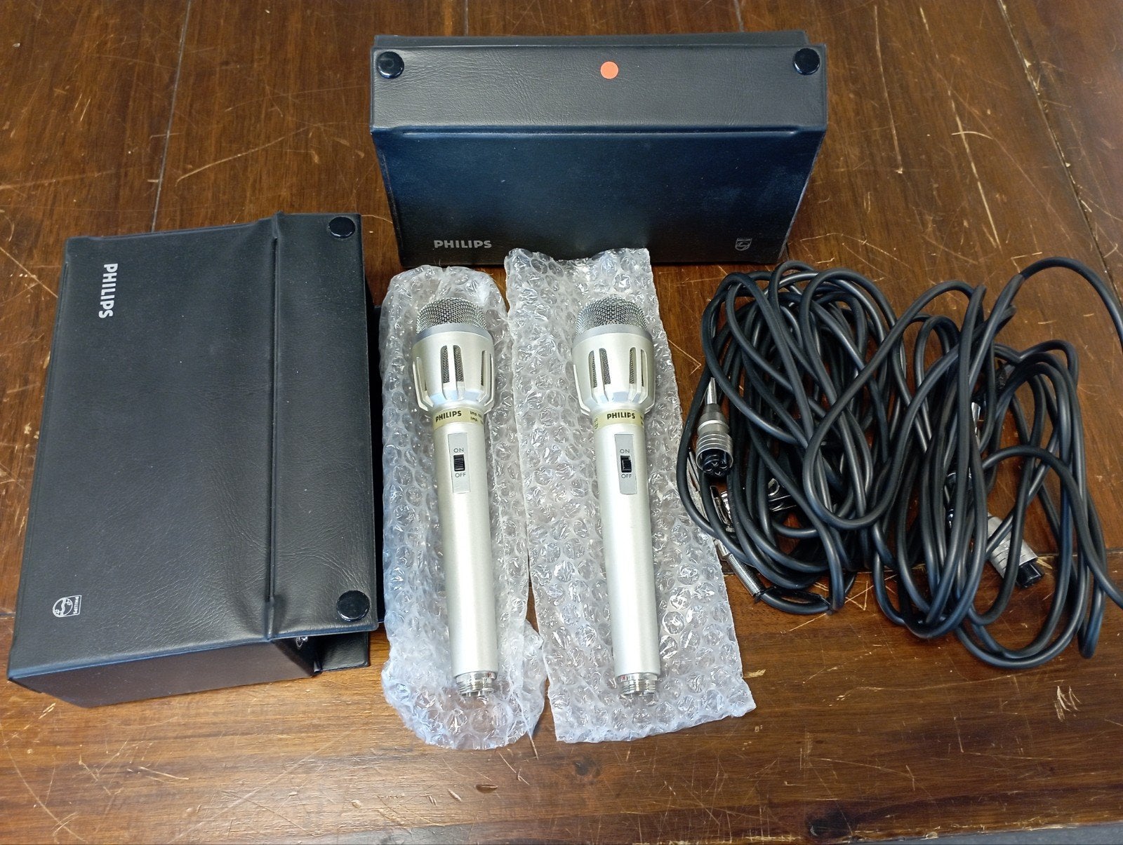 2 x Philips Dynamische microfoon, Ophalen of Verzenden, Overige typen