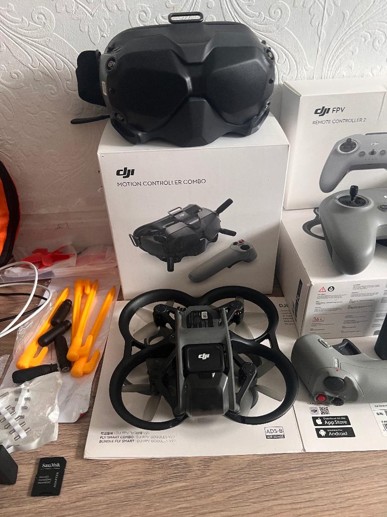 DJI FPV Combo + Motion Controller + 4 Accu’s + Koffer, Audio, Tv en Foto, Drones, Cameradrone, 5 tot 10 kilometer, 15 tot 30 minuten