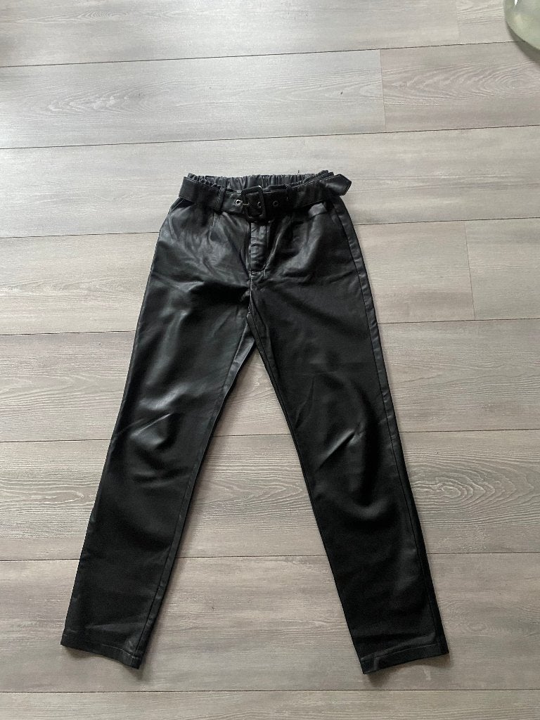 KIDS ONLY imitatieleren broek maat 140, Broek, Meisje, Kids Only, Ophalen of Verzenden