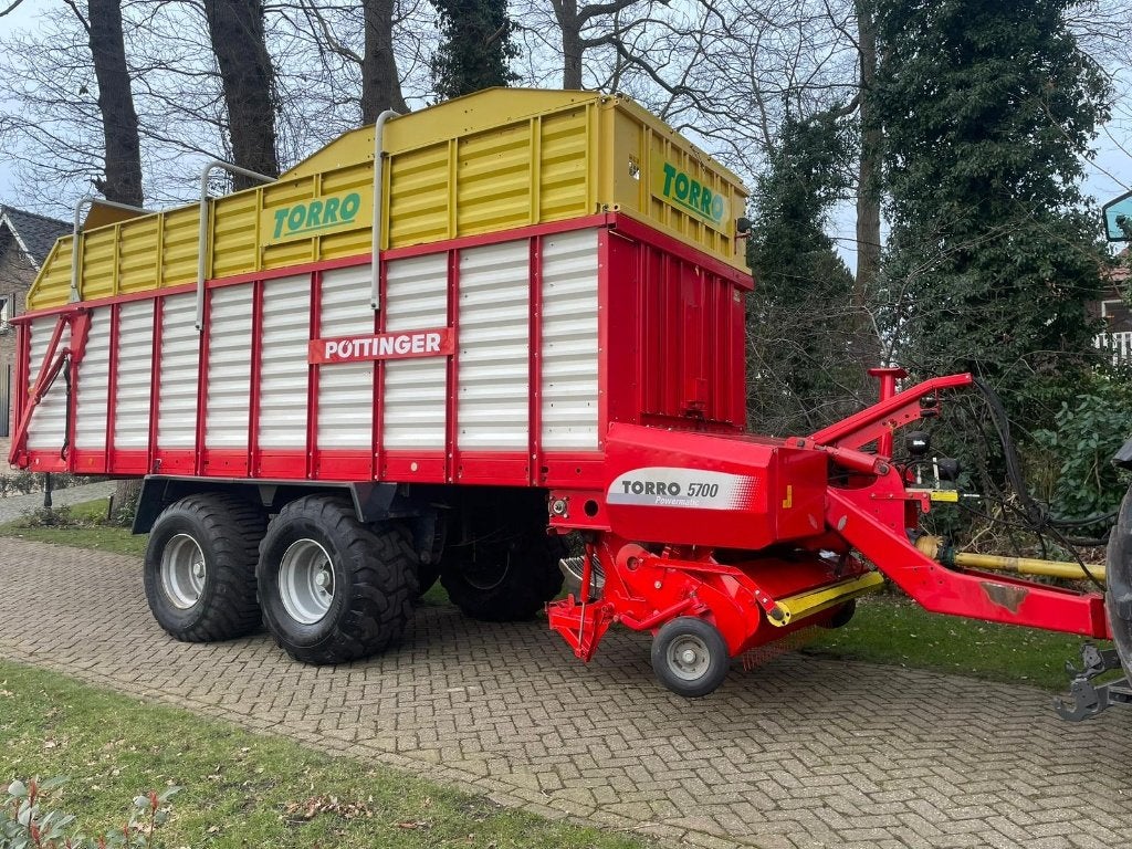 Pöttinger torro 5700 L opraapwagen, Ophalen, Oogstmachine