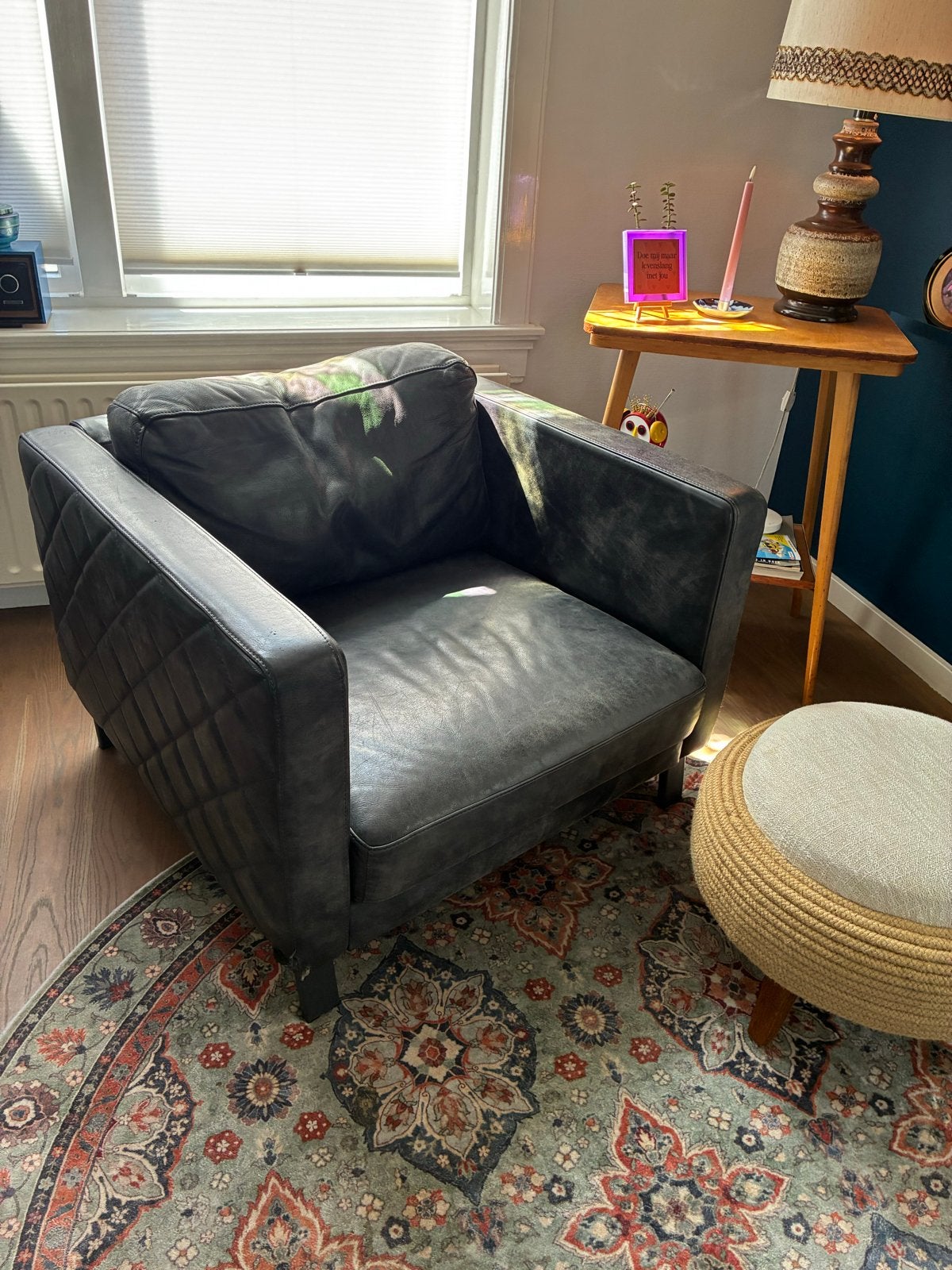 Gratis: Donker blauwe buffalo leren stoel met ruitpatroon, Huis en Inrichting, Fauteuils, Ophalen, Gebruikt, Leer, 75 tot 100 cm