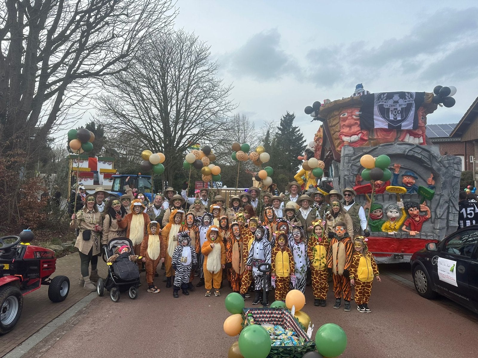 Complete Loopgroep Jungle Thema Carnavalskleding (46 pers.), Kleding | Dames, Carnavalskleding en Feestkleding, Ophalen, Zo goed als nieuw