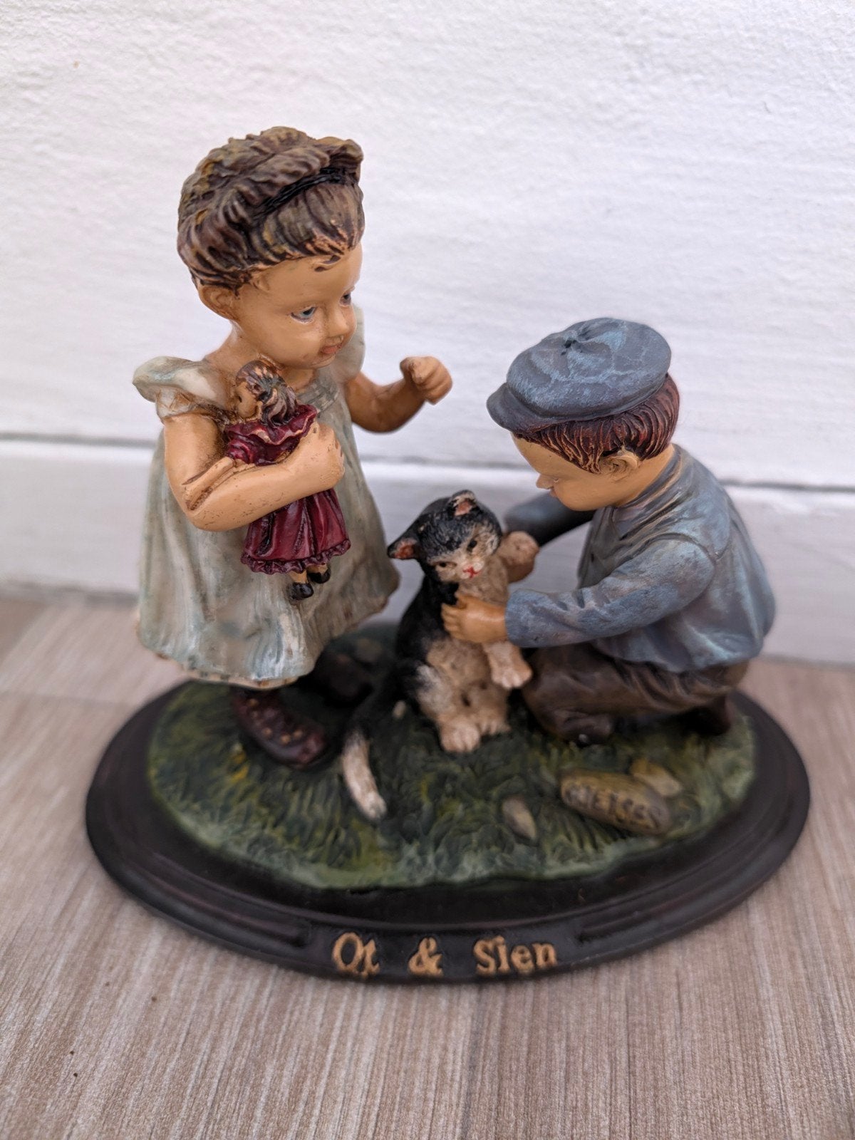 Ot en sien met poes met boekje zgan, Verzamelen, Ophalen of Verzenden, Zo goed als nieuw, Dier