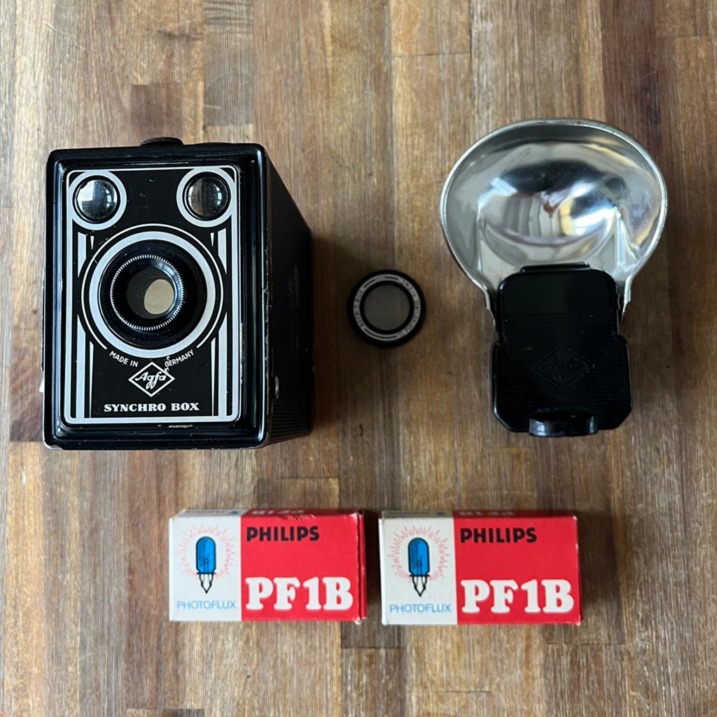 Agfa Synchro Box + flitshouder + 8 lampjes, Verzenden, Compact, Overige Merken