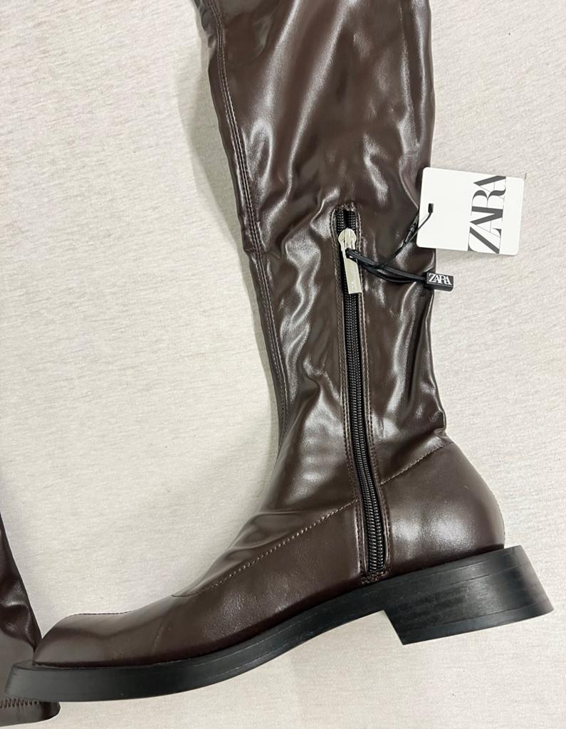 Zara Lange hoge lange laars laarzen NIEUW 37 bruin met rits, Hoge laarzen, Bruin, Nieuw, Ophalen of Verzenden