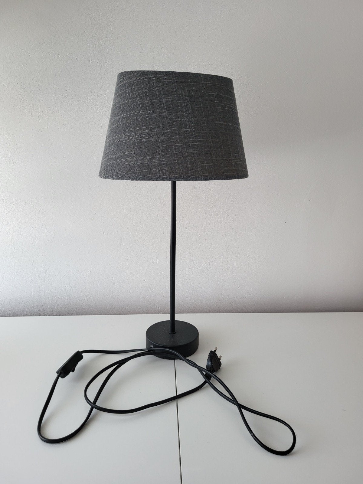Moderne tafellamp met grijze stoffen kap, Ophalen, Grijs, Modern, Textiel