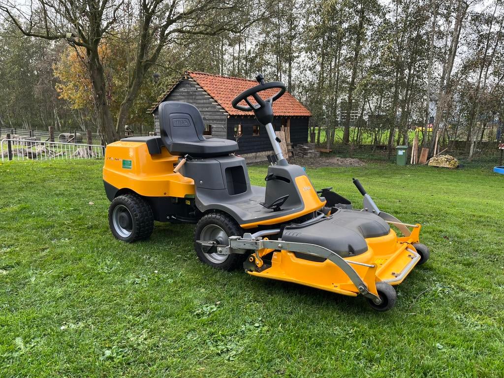 Stiga Park 220 Zitmaaier, Tuin en Terras, Zitmaaiers, Ophalen, Zo goed als nieuw