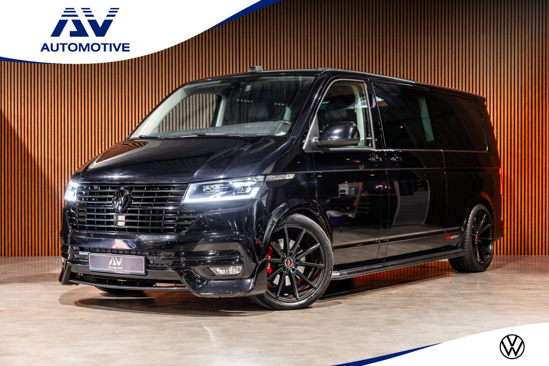 Volkswagen Transporter 2.0 TDI L2H1 DC Caravelle | LeightonV, Auto's, 2241 kg, Gebruikt, 4 cilinders, Volkswagen