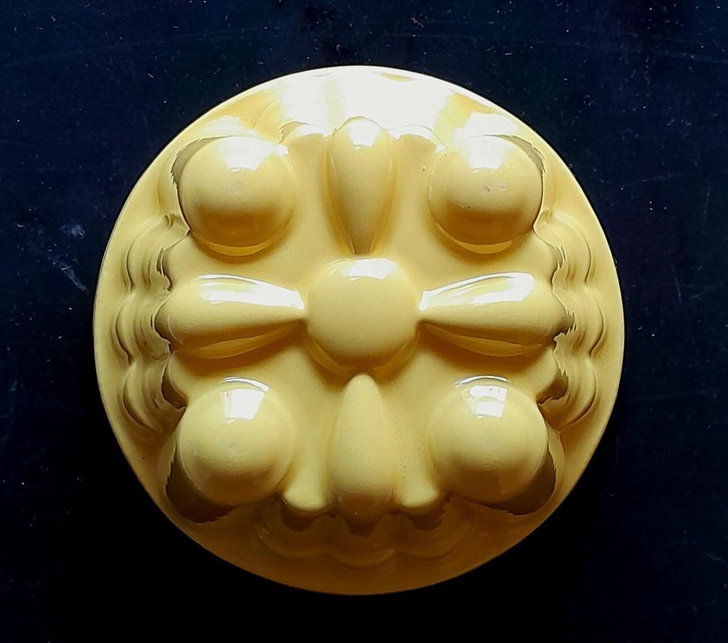 Kleine gele ronde puddingvorm, Ophalen of Verzenden, Gebruikt, Steen/keramiek, Geel