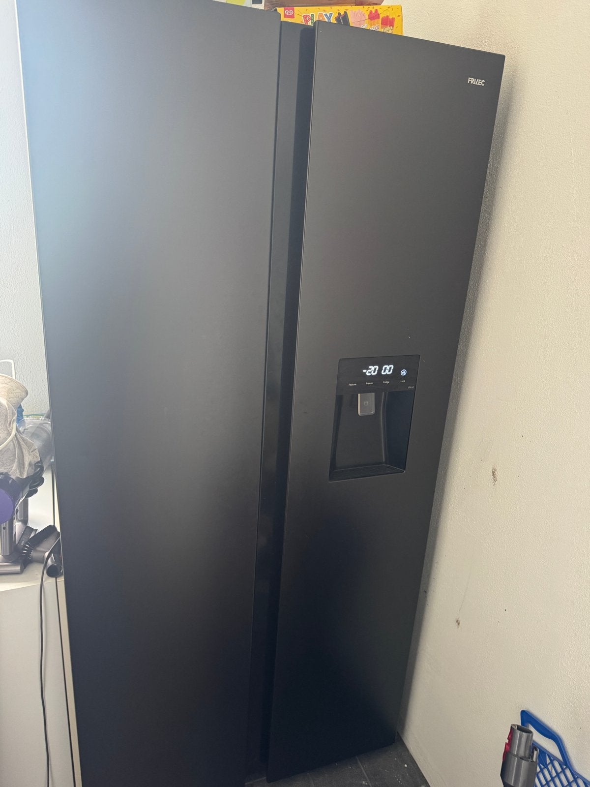 Frizec Amerikaanse Koelkast met Waterdispenser - Zwart, Witgoed en Apparatuur, Koelkasten en IJskasten, 200 liter of meer, 60 cm of meer