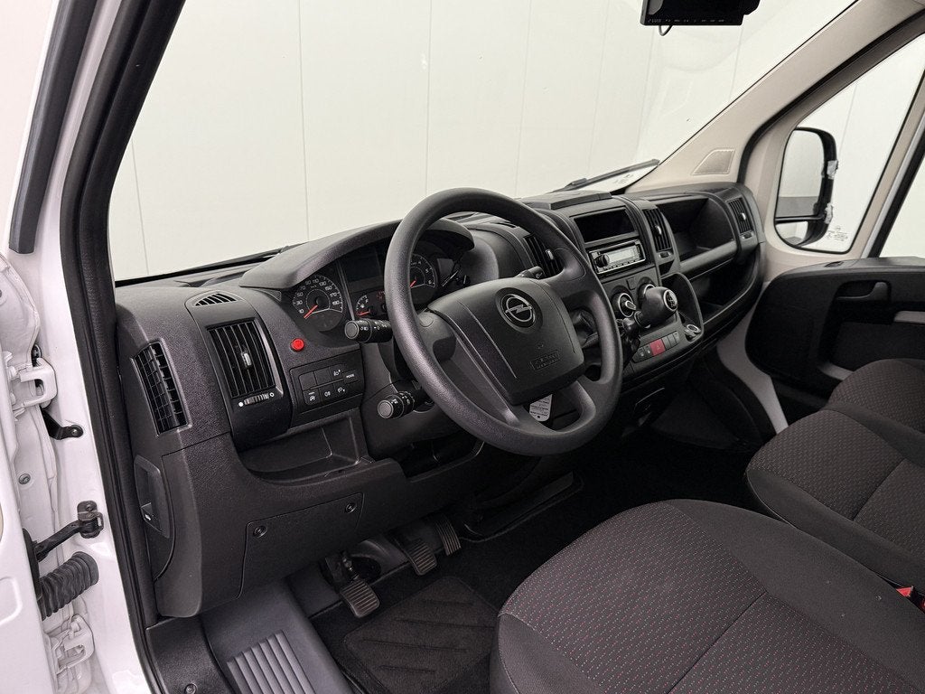 Opel Movano 2.3CDTi 140PK Bakwagen+Laadlift | Airco | Camera, Auto's, Bestelauto's, Stof, Gebruikt, 2500 kg, 2500 kg