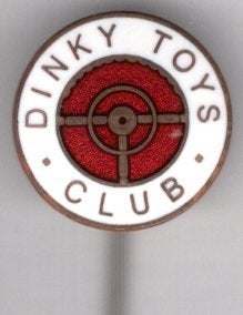 Dinky Toys club email op koper speelgoedauto speldje( W_366), Verzamelen, Speldjes, Pins en Buttons, Ophalen of Verzenden, Zo goed als nieuw