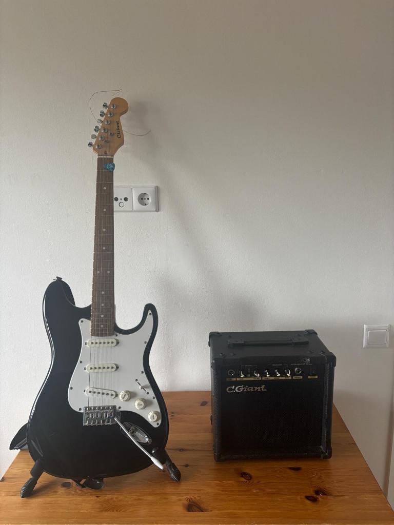 Elektrische gitaar, Met versterker, Zo goed als nieuw, Solid body, Ophalen