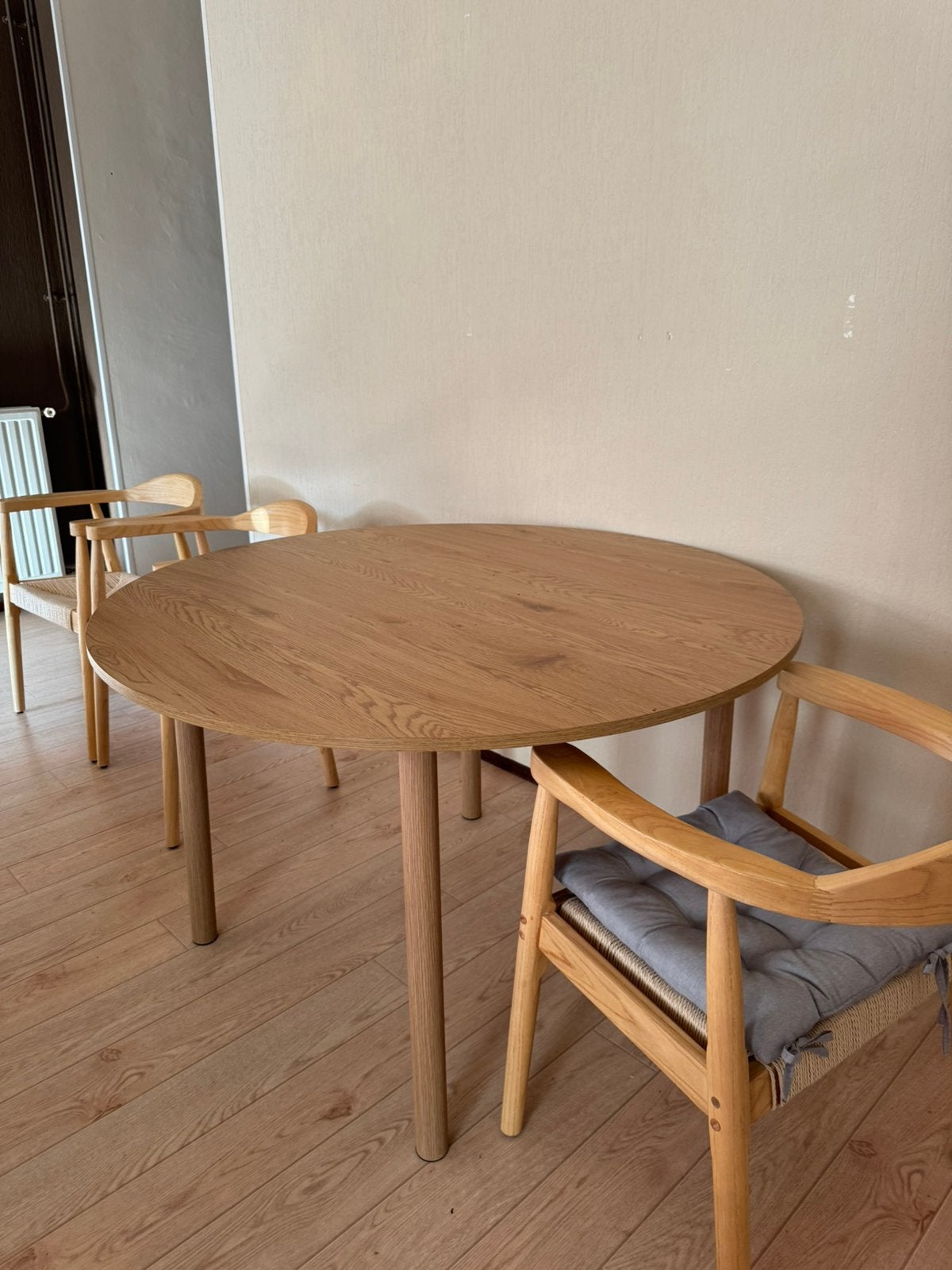 JYSK ALSTED eettafel – Rond – Ø 120 cm – Eikenlook, Ophalen, 100 tot 150 cm, Rond, Zo goed als nieuw
