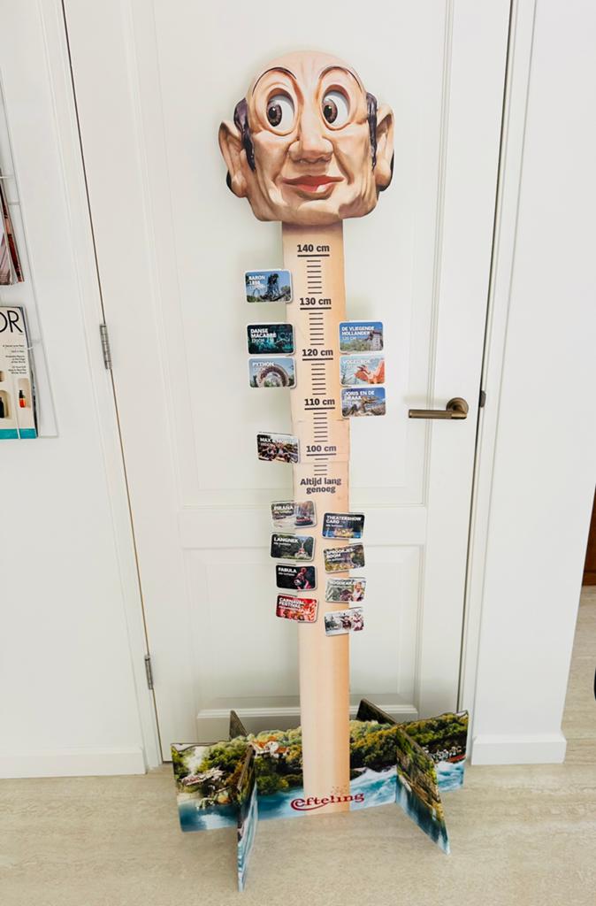 Efteling langnek albert heijn karton poster merch 2025, Verzamelen, Ophalen, Zo goed als nieuw, Gebruiksvoorwerp
