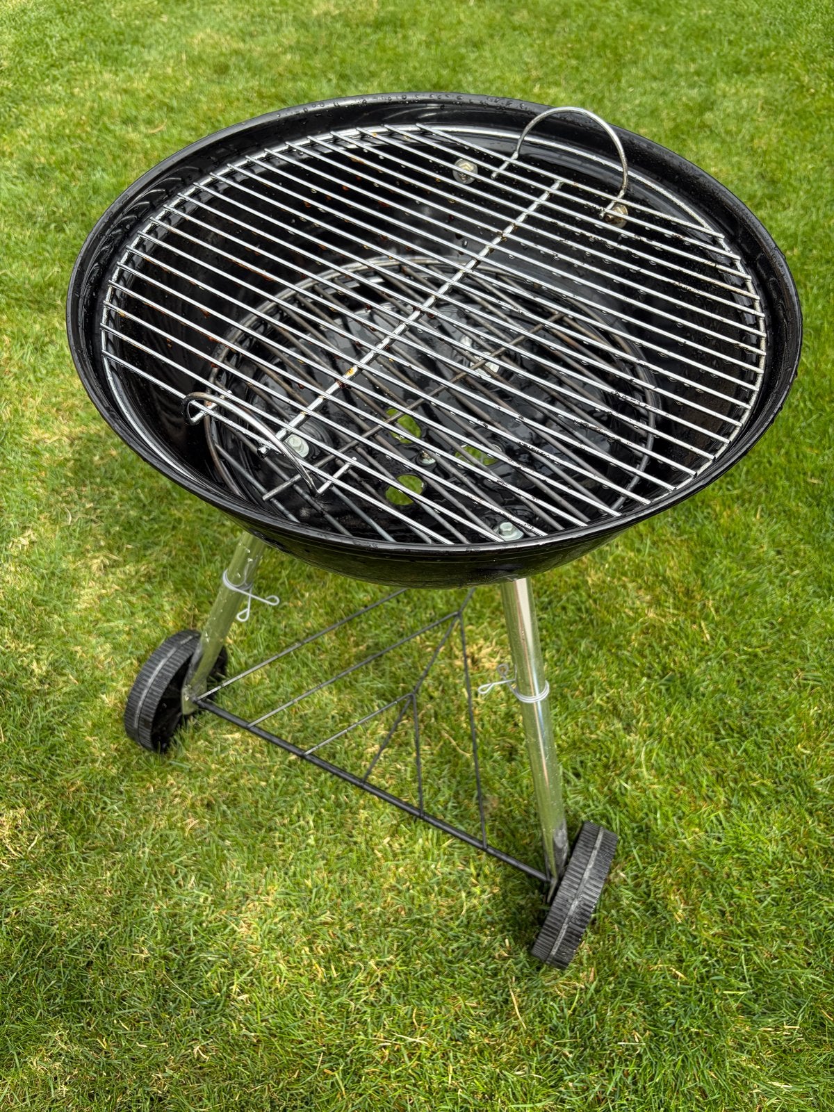 Weber barbecue 1x gebruikt + gratis 5kg briketten, Tuin en Terras, Ophalen, Zo goed als nieuw