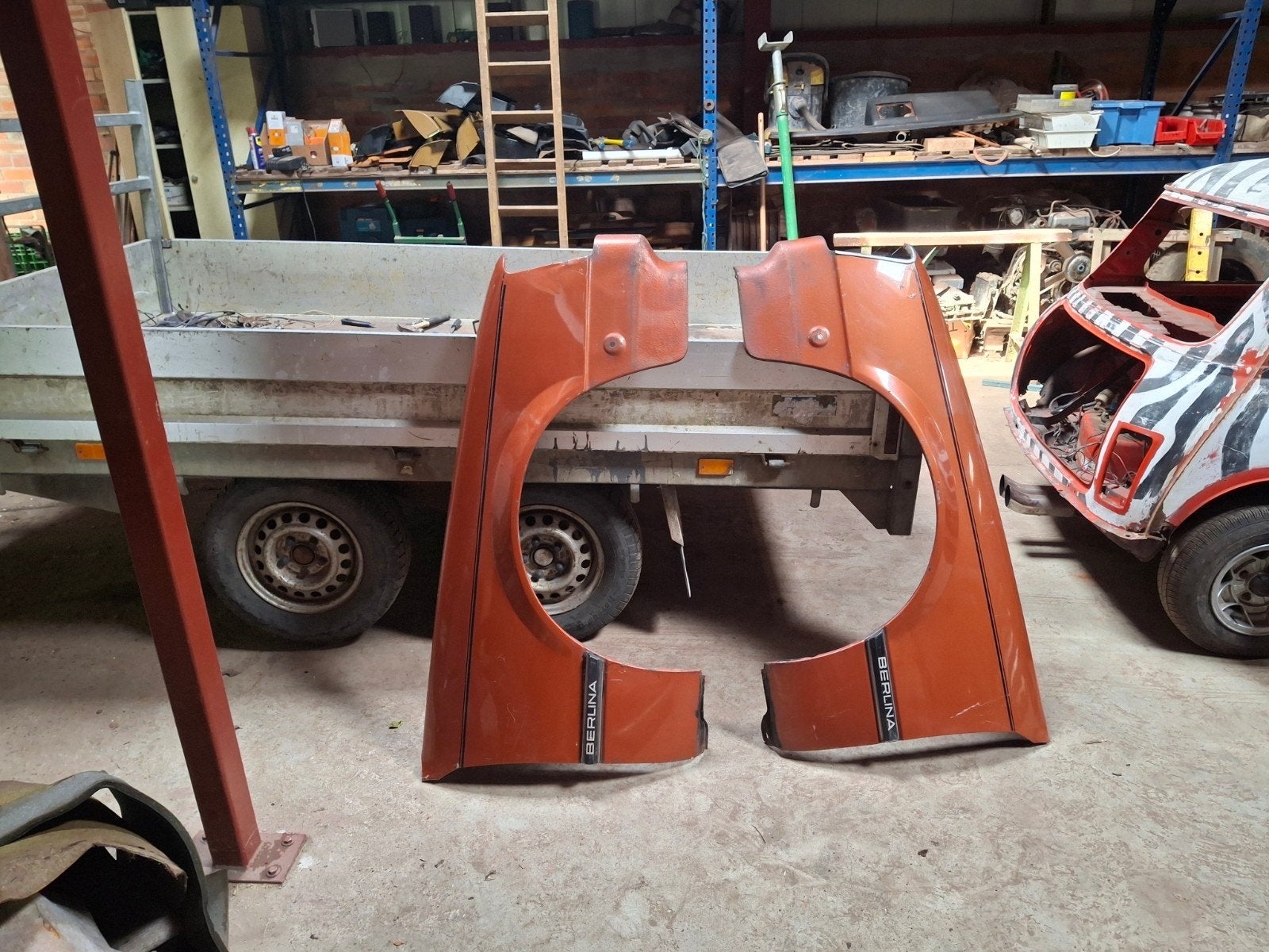 Set nette originele spatborden commodore c, Ophalen, Spatbord