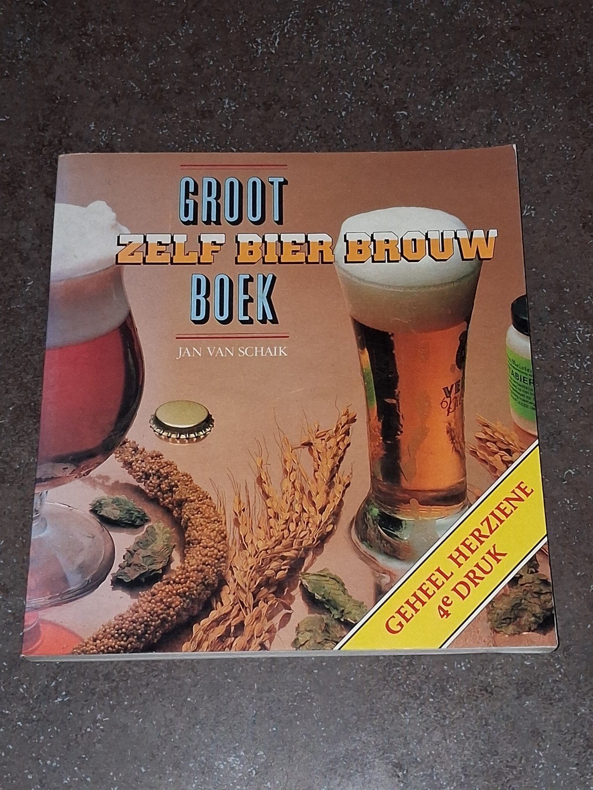 groot zelf bierbrouw boek / bierbrouwen, Ophalen of Verzenden, Gelezen