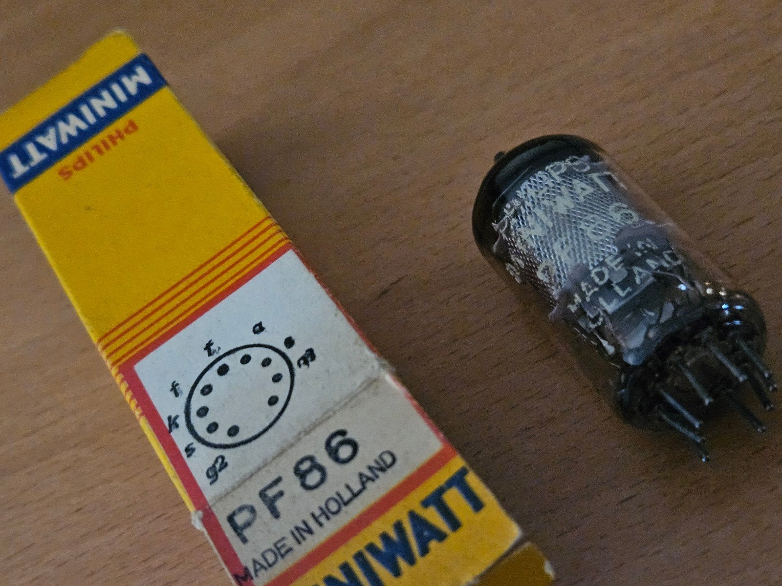 Philips Miniwatt PF86 buis, Ophalen of Verzenden