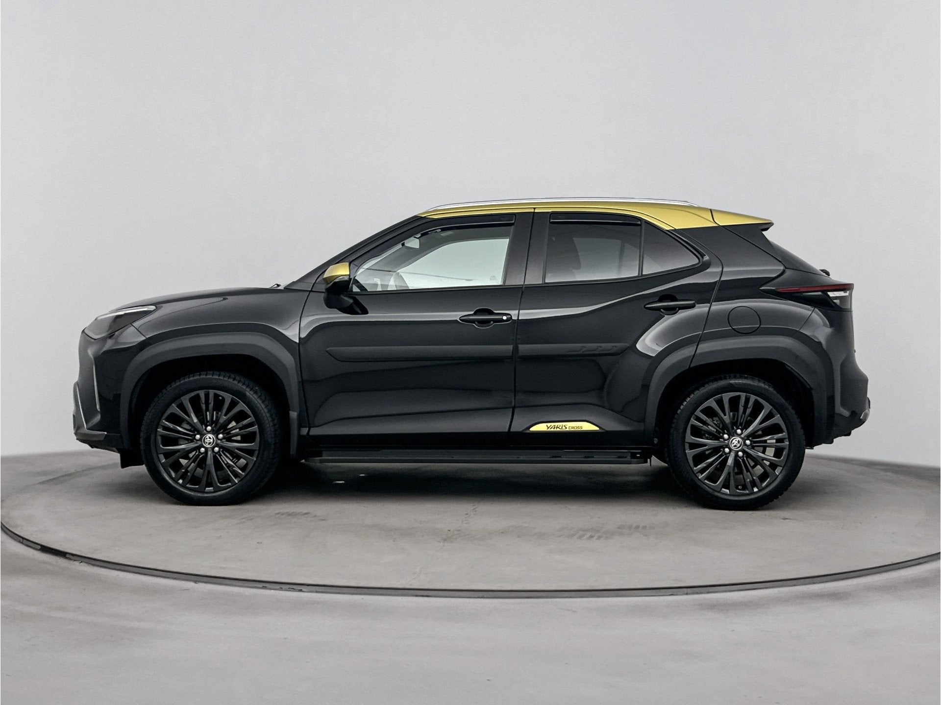 Toyota Yaris Cross 1.5 Hybrid Adventure Limited | Treeplanke, 12 maanden, Automatische klimaatregeling, Gebruikt, 1490 cc