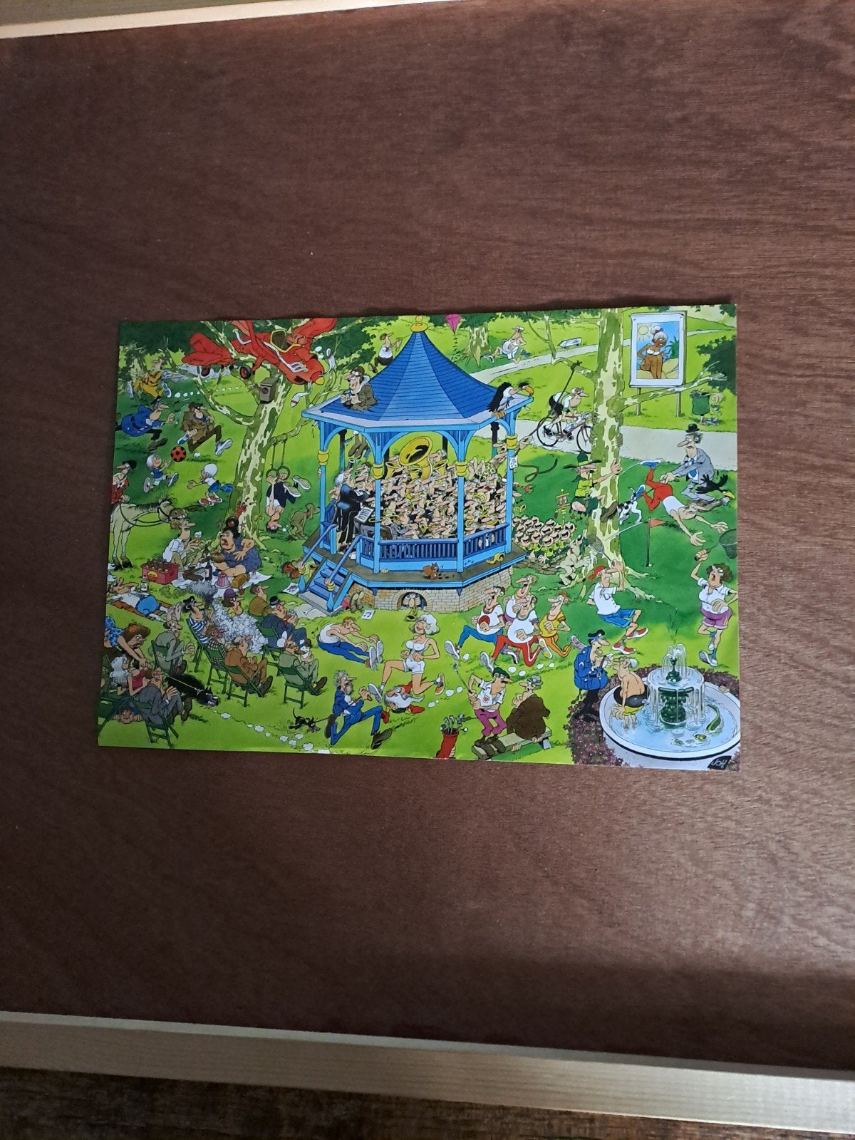 Foto 8 van Jan van Haasteren puzzels 3 x 1000st. Compleet  pas gelegd.