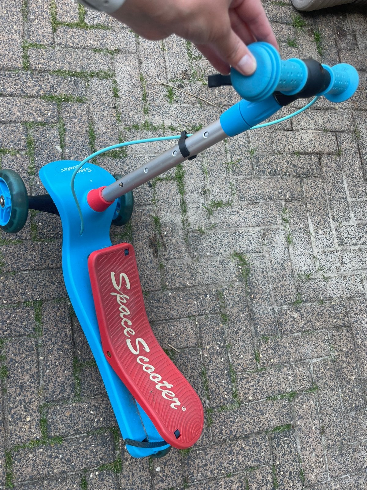 Kapotte space scooter, Ophalen, Gebruikt
