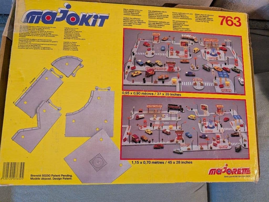 Majorette MAJOKIT doos nr. 763. Wegen bouwen Verkeer Bordjes, Kinderen en Baby's, Ophalen of Verzenden, Gebruikt, Overige merken