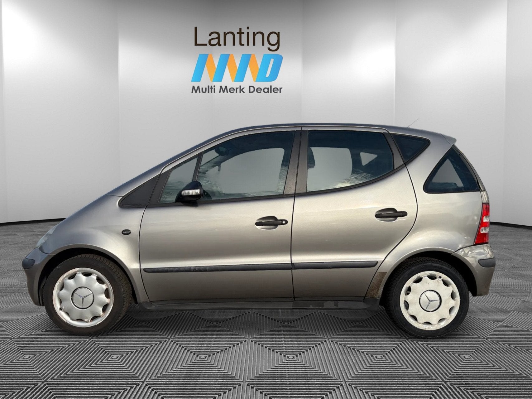Mercedes A-klasse 140 Classic APK 15-10-2027, Voorwielaandrijving, 1005 kg, Stof, Zwart