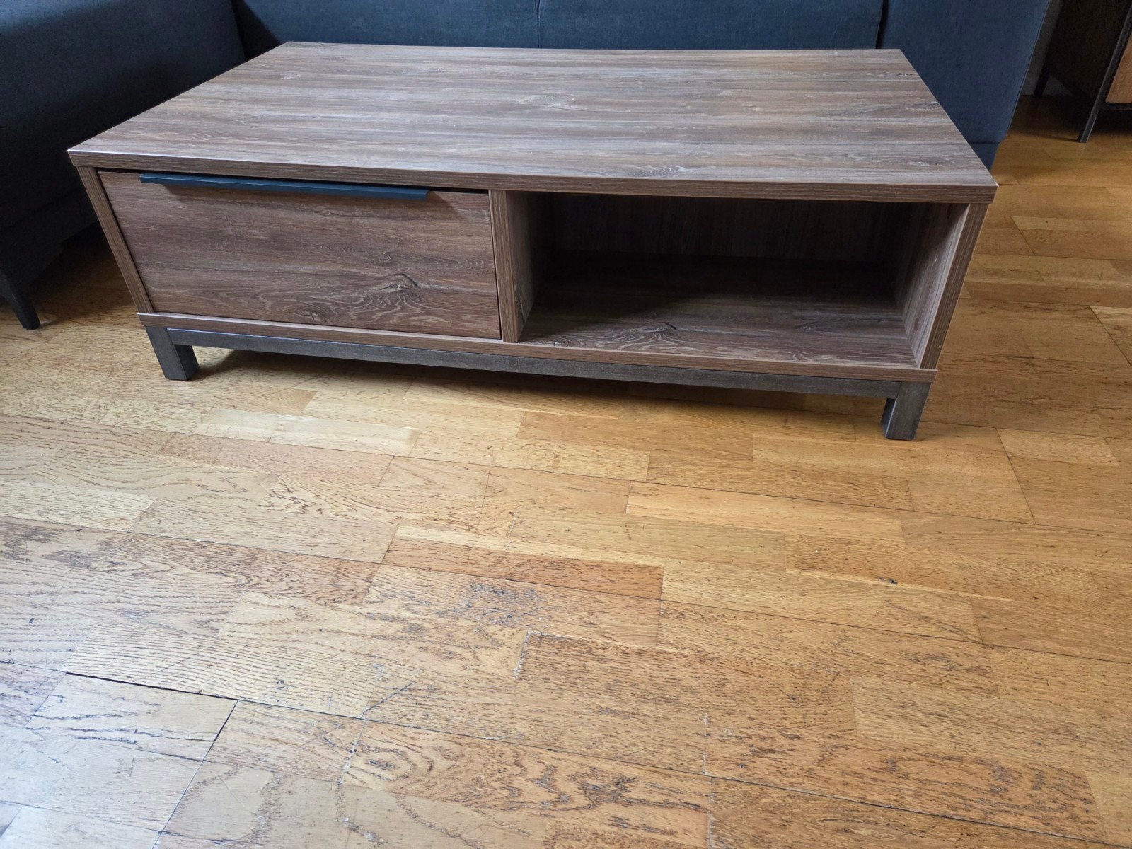 Salontafel met lade en open vak - Houtlook, Gebruikt, 100 tot 150 cm, Ophalen, Overige houtsoorten