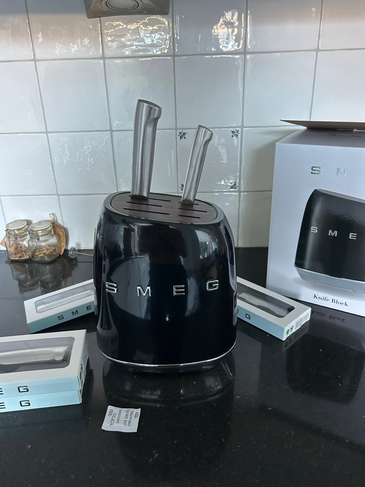 SMEG messenblok met 6 luxe messen – Nieuw in doos (zwart), Witgoed en Apparatuur, Broodroosters, Ophalen of Verzenden, Nieuw