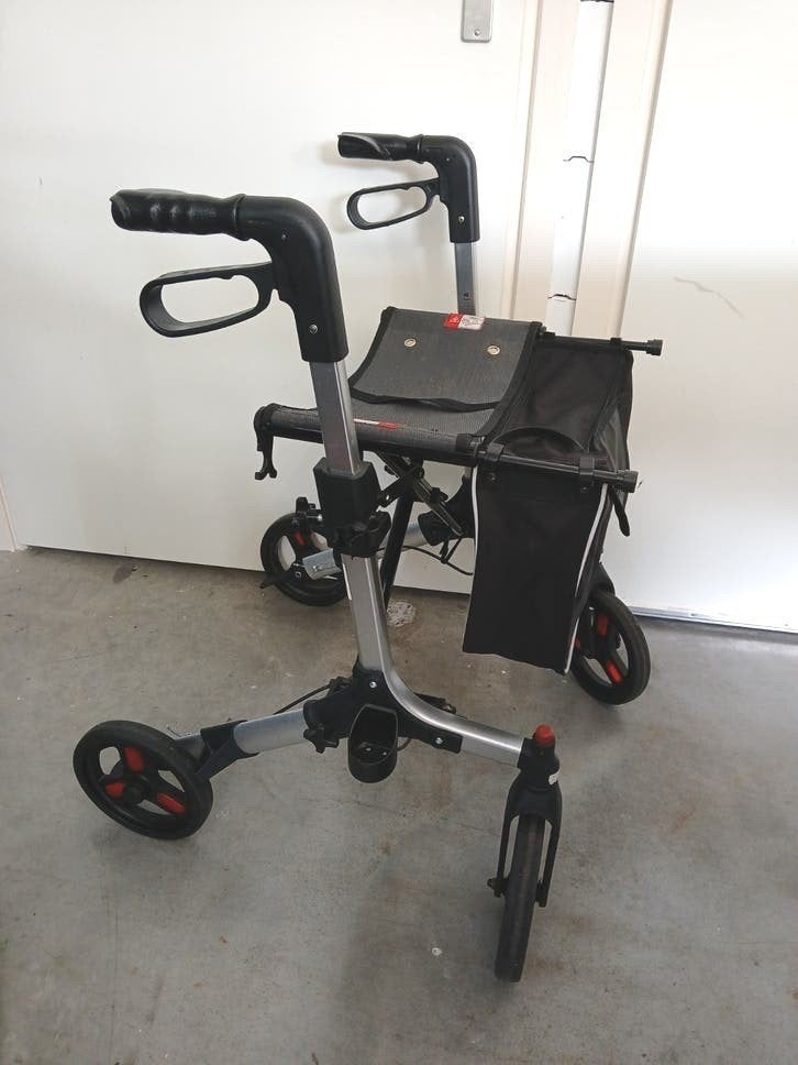 Lichtgewicht aluminium rollator, Diversen, Rollators, Zo goed als nieuw, Lichtgewicht, Ophalen