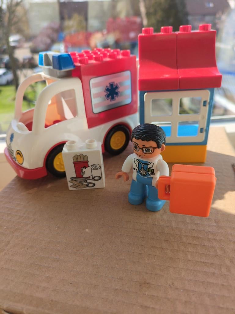 Duplo ambulance, Gebruikt, Overige thema's, Ophalen of Verzenden, Compleet