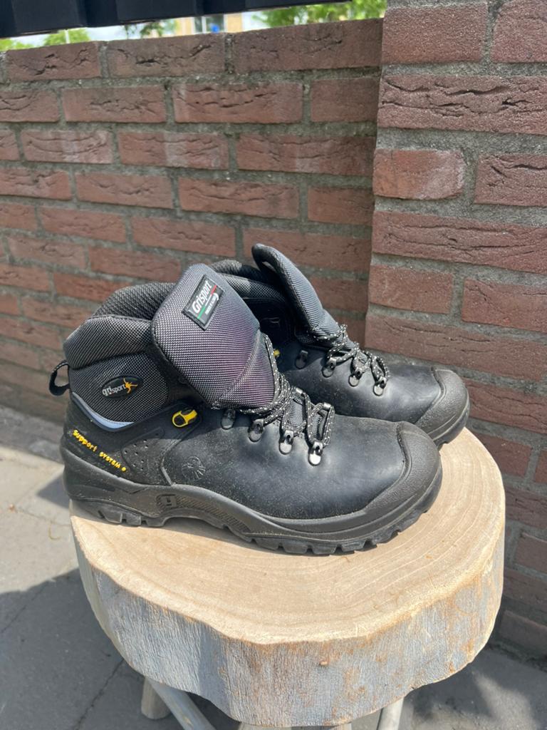 Werkschoenen met stale neus. Maat 43, Ophalen of Verzenden, Zo goed als nieuw