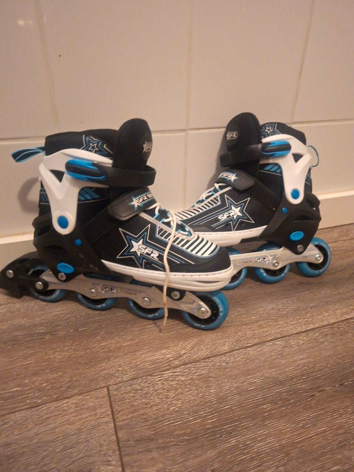 Nieuwe SFR Skeelers - Verstelbaar Maat 36-39, Verstelbaar, Nieuw, Inline skates 4 wielen, Ophalen