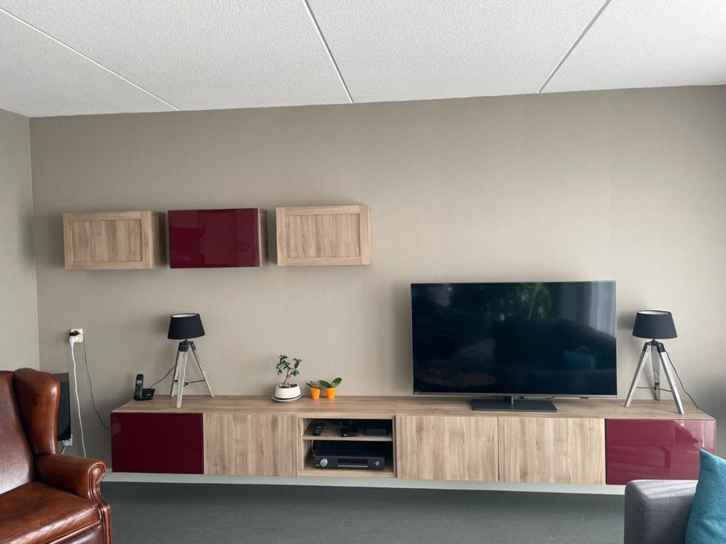Gratis dressoir in Dronten, Ophalen, 200 cm of meer, Modern, 25 tot 50 cm